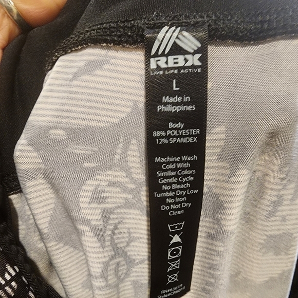 RBX Live Life Active Women's  Gray floral capri athletic leggins size L - Picture 10 of 11